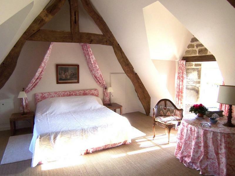 Manoir De Kerguereon Bed & Breakfast Ploubezre ภายนอก รูปภาพ